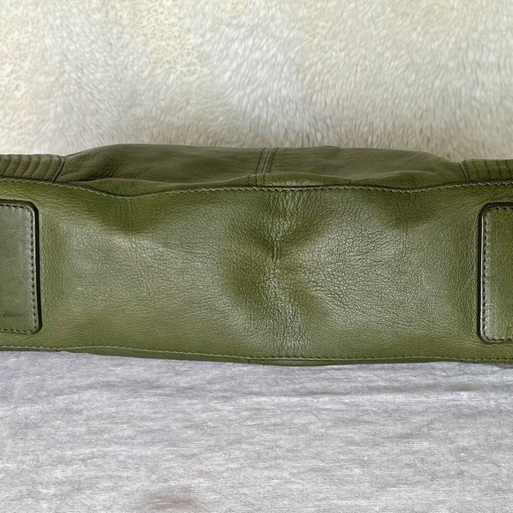 SOLD! Alexander McQueen Large De Manta Tote Forest Green Leather Iconic Design - Picture 9 of 13